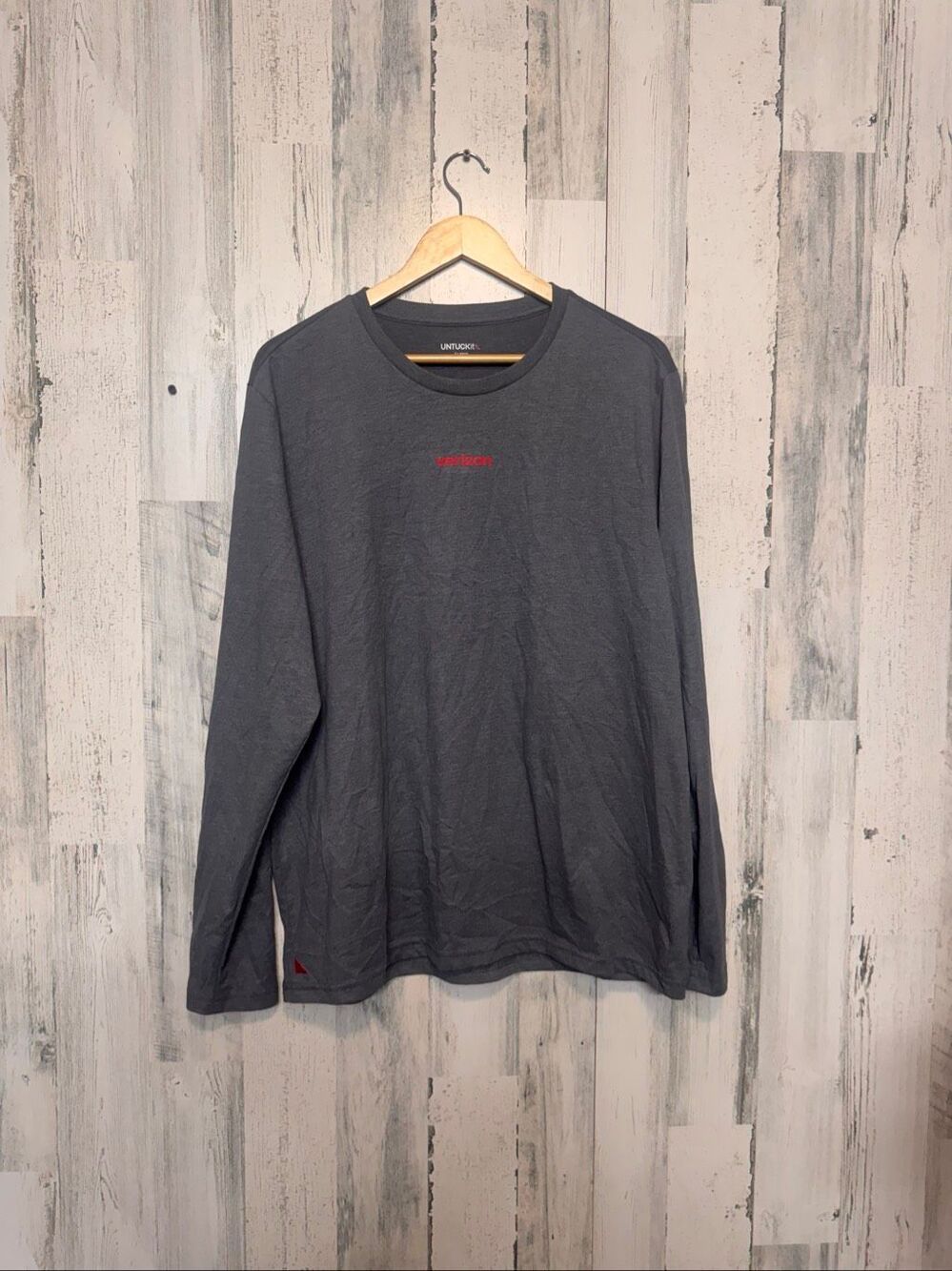 UNTUCKit x Verizon Promo Long Sleeve Crewneck T-Shirt Mens XL Charcoal Grey